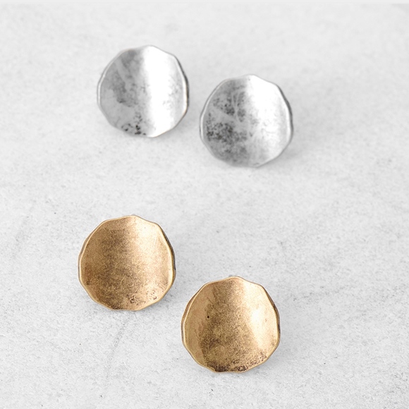 Round Gold Stud Earrings - Picture 3 of 4